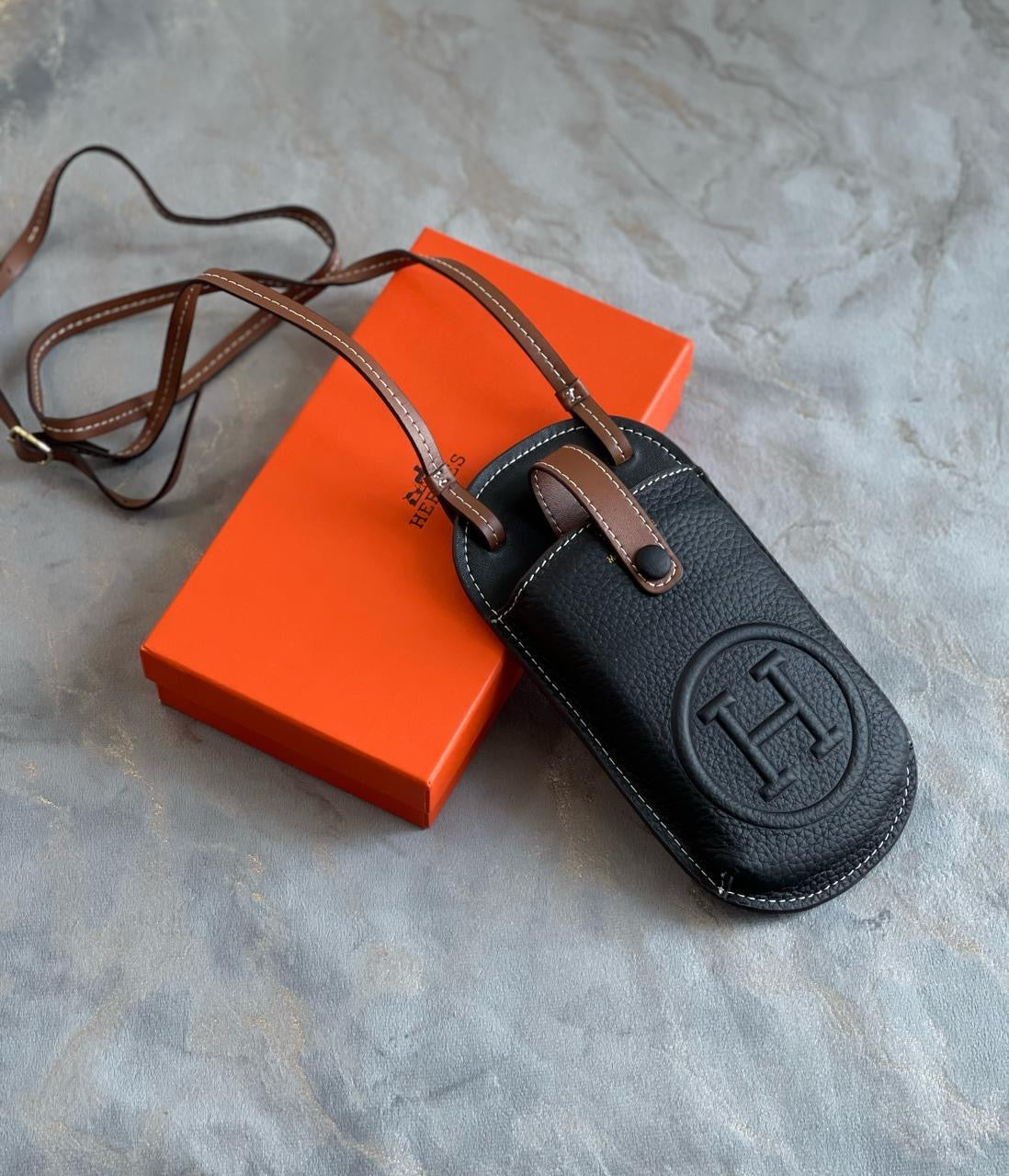 Hermes wallet - phone holder