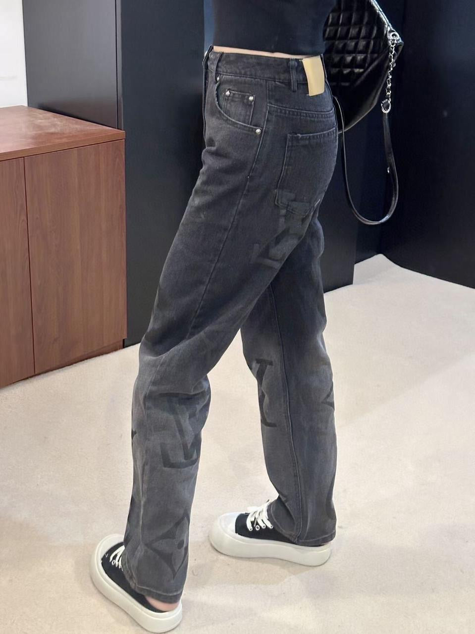 Lv pants