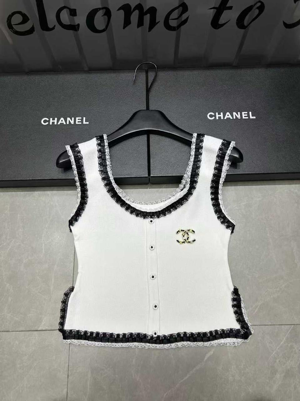 Chanel top