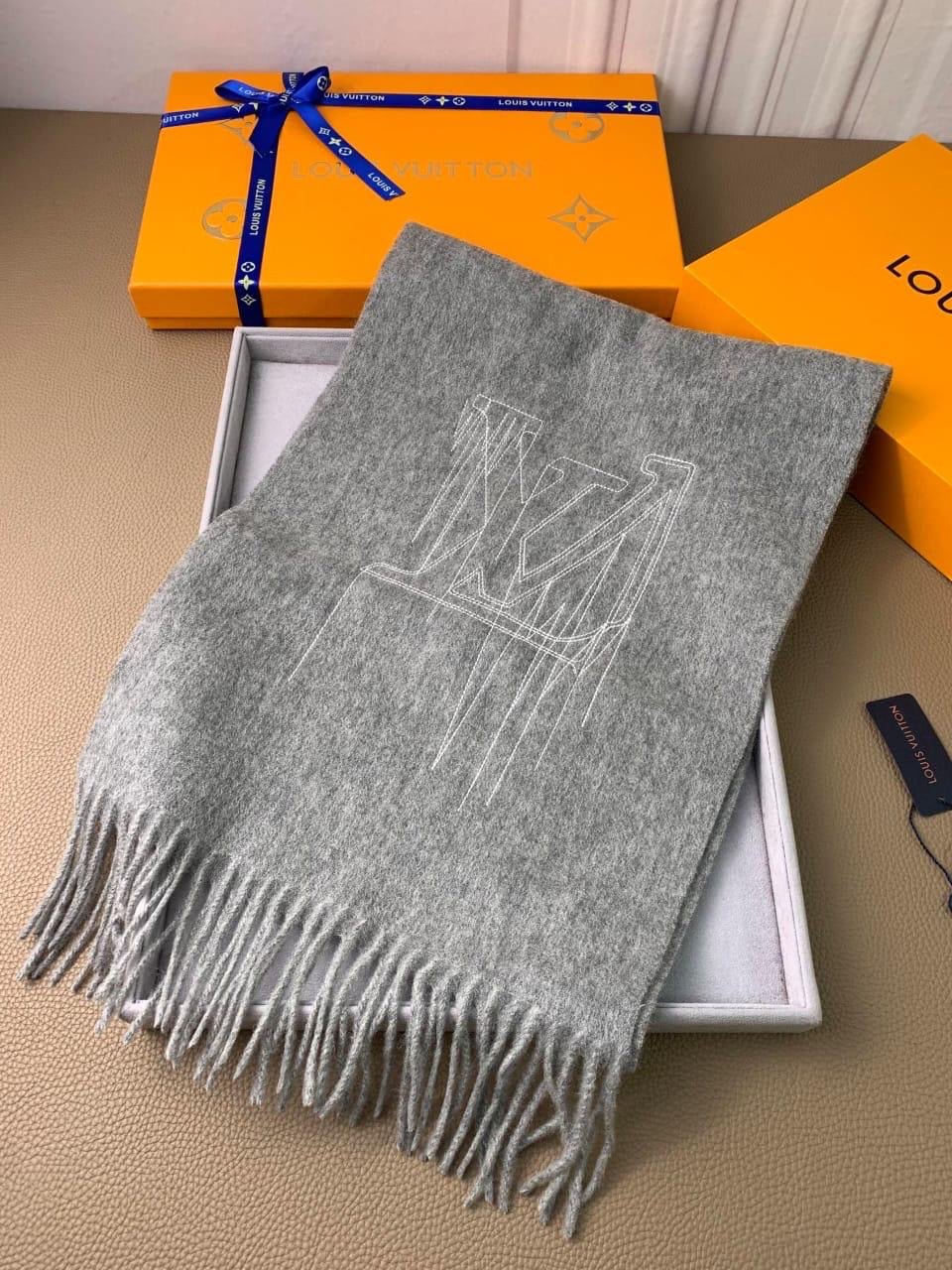 Lv scarf