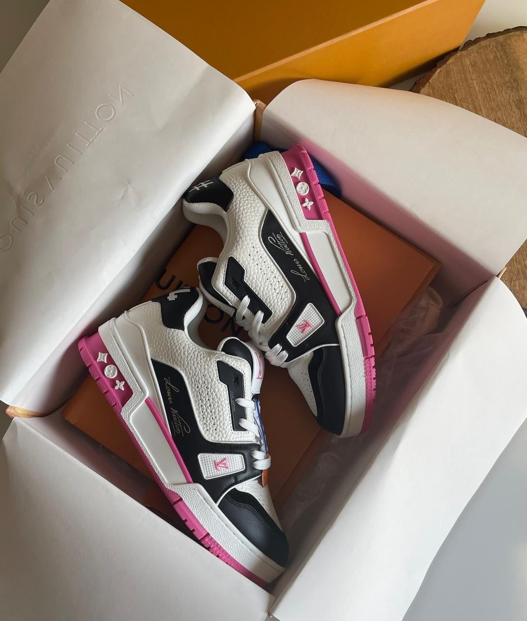Lv sneakers