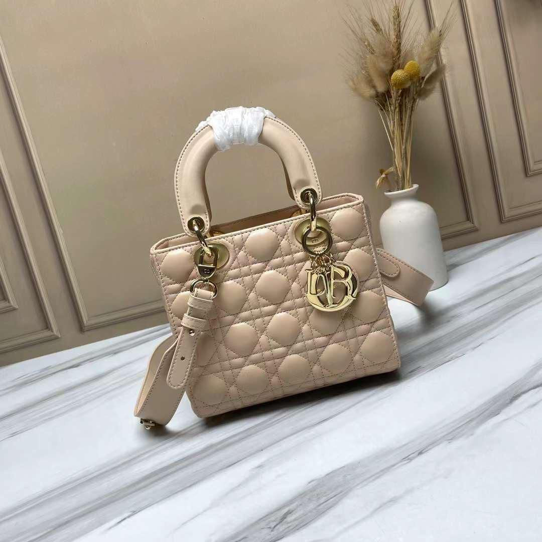 Lady dior bag 20 cm
