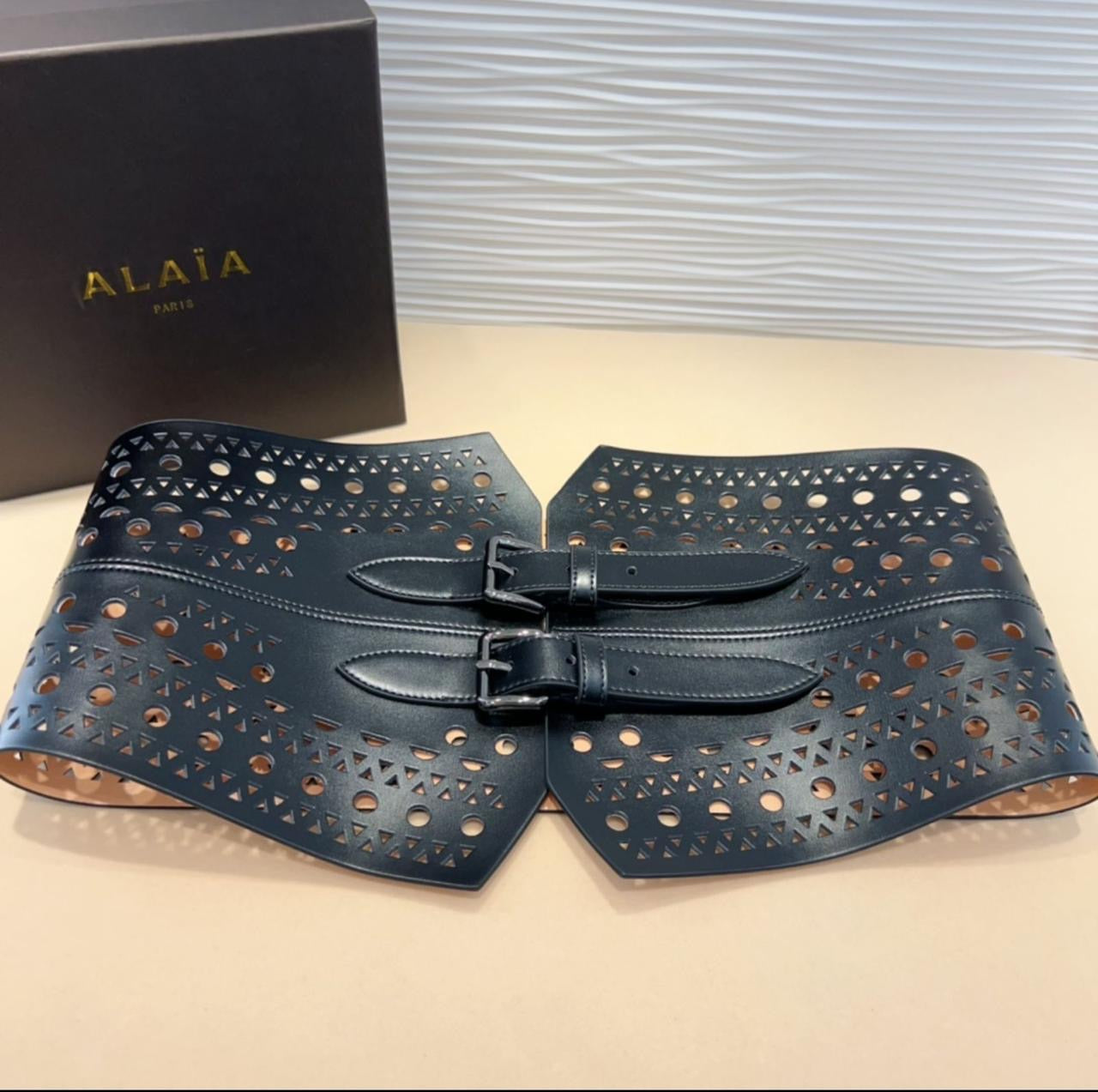 Alaia belt