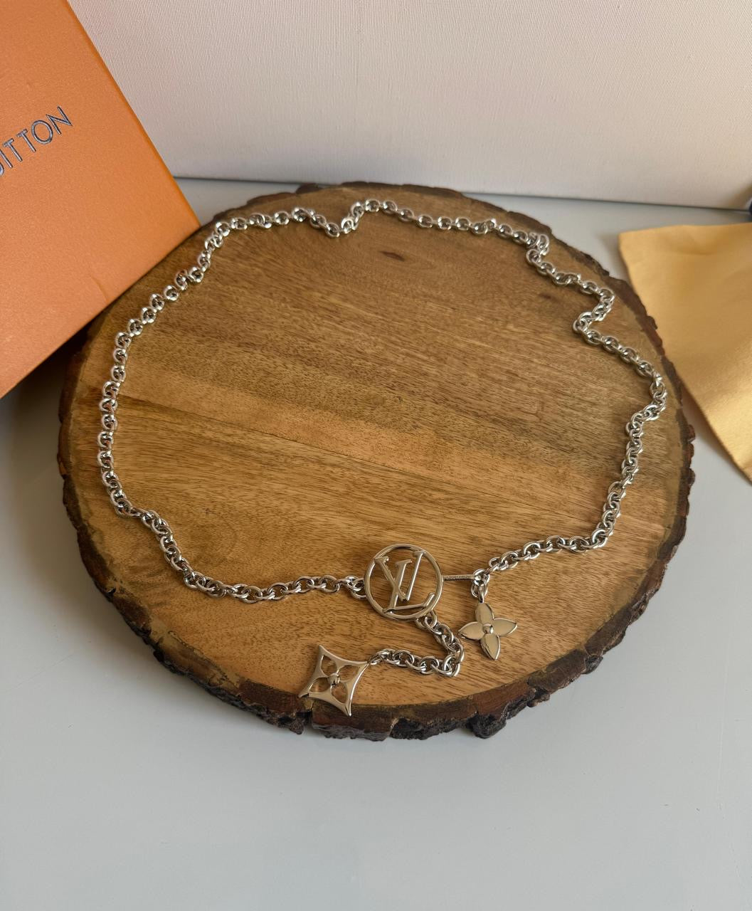 Lv belt - chain belt