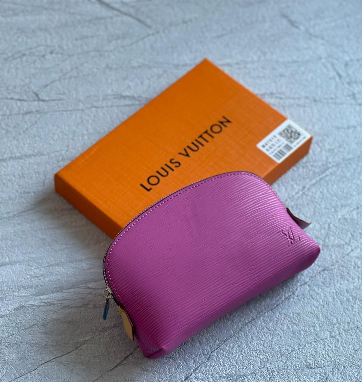 Lv wallet - make up bag