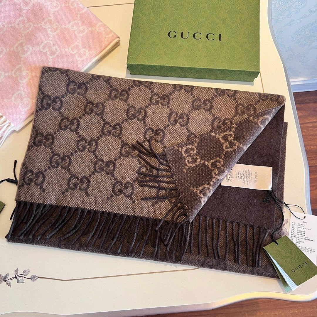 Gucci scarf