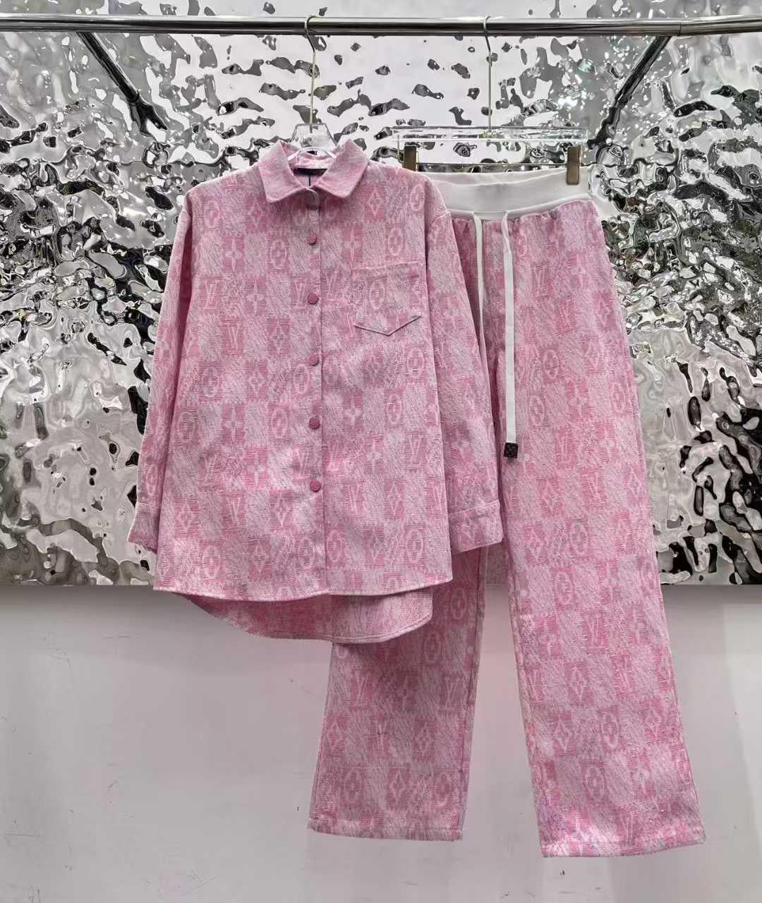 Lv clothes set