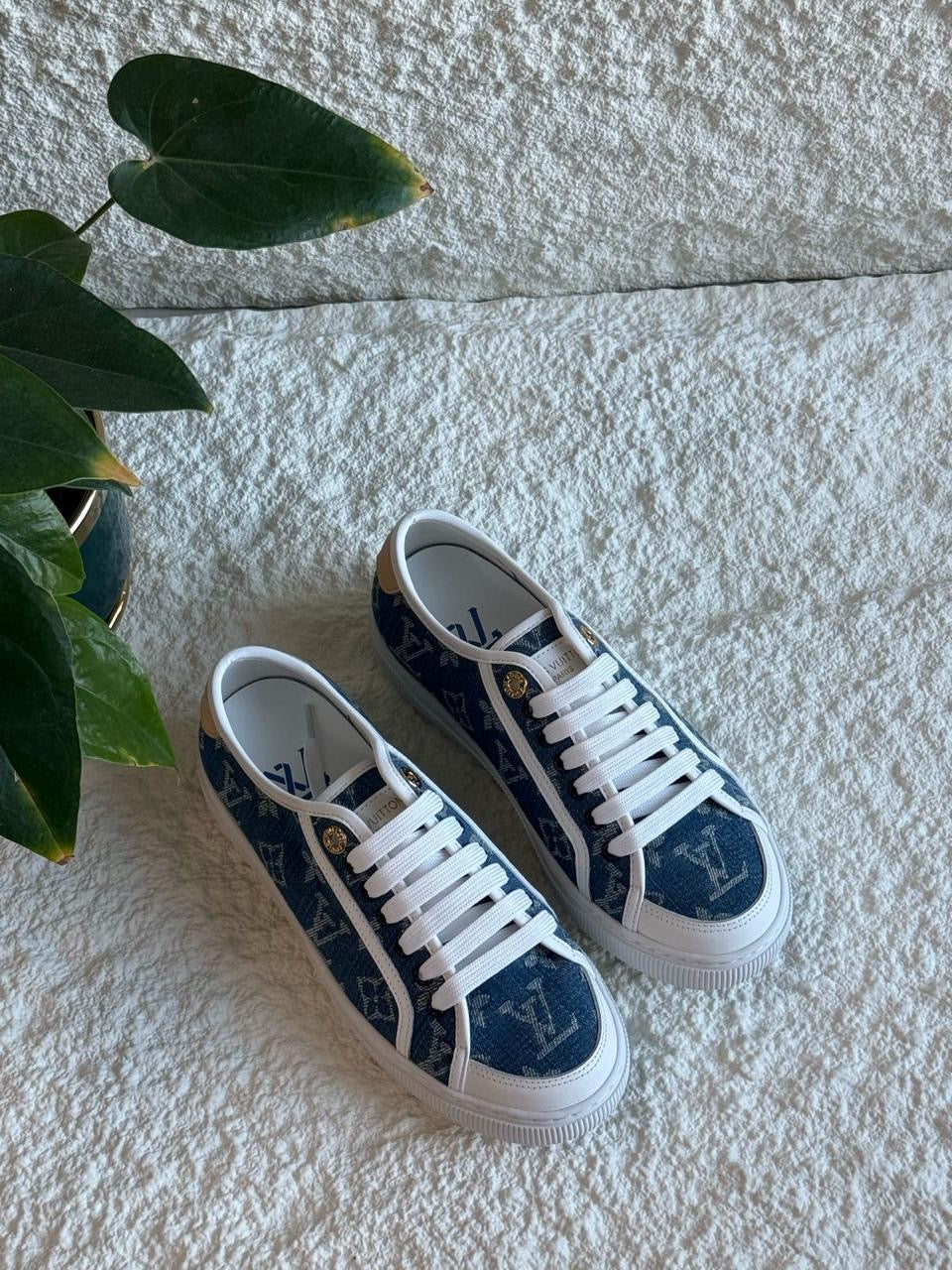 Lv sneakers