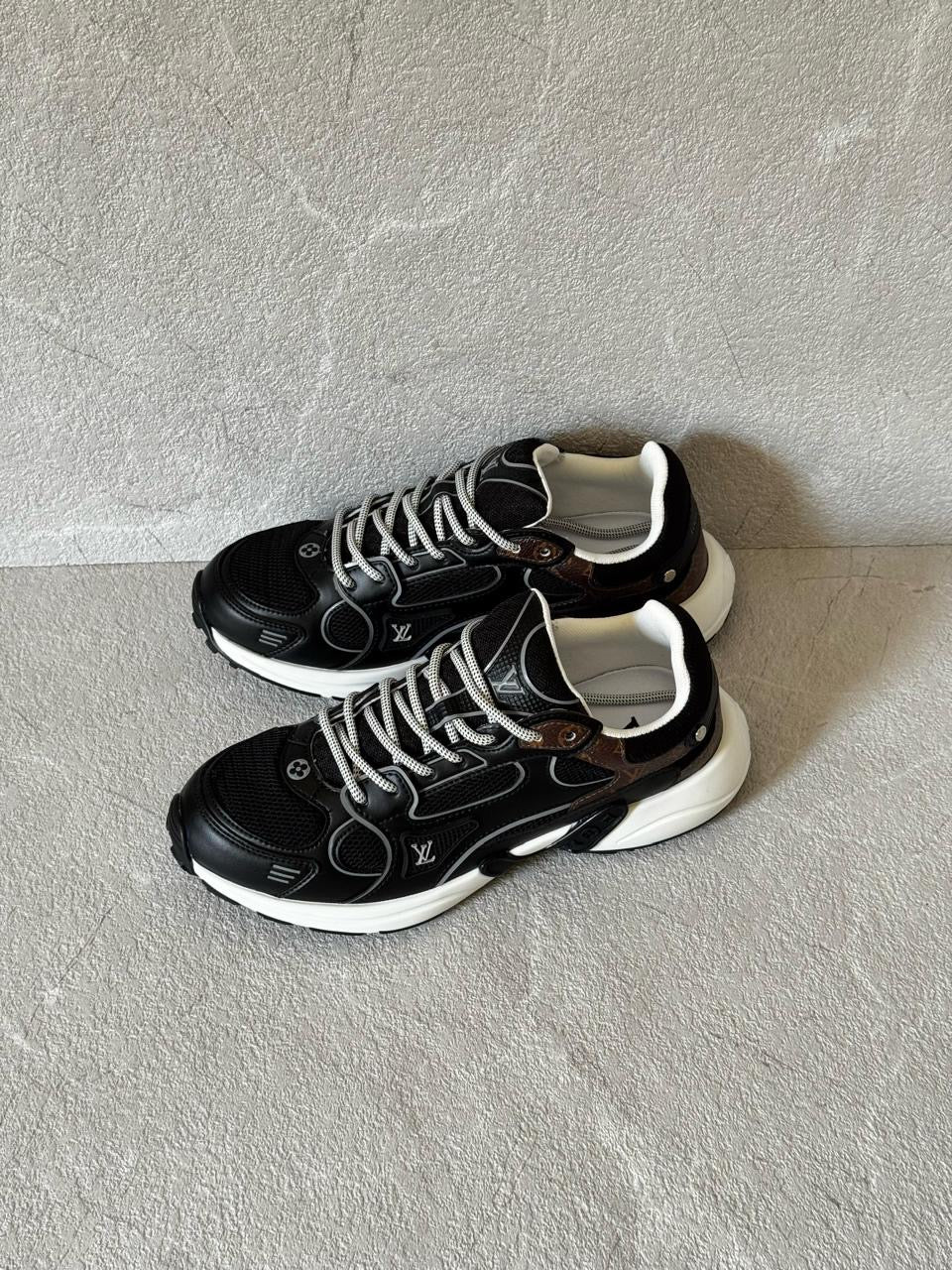 Lv sneakers