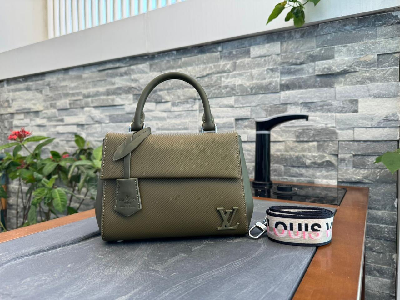 Lv bag tote
