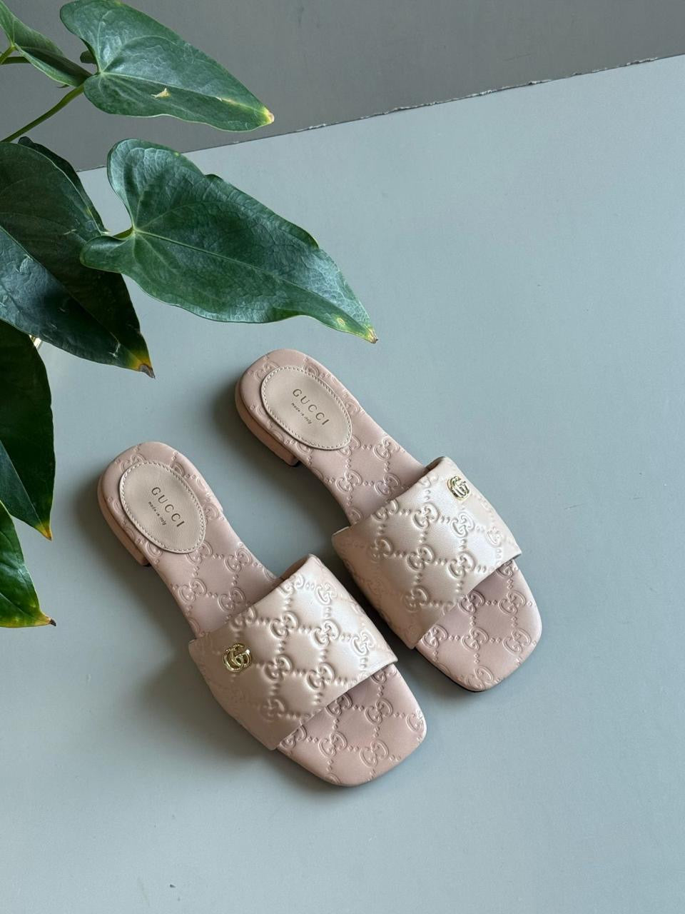 Gucci slippers