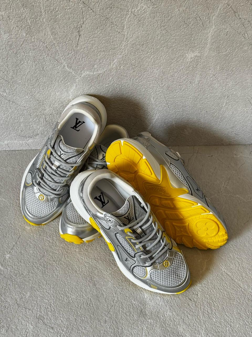 Lv sneakers