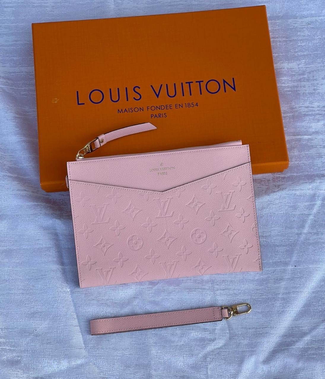Lv bag - clutch