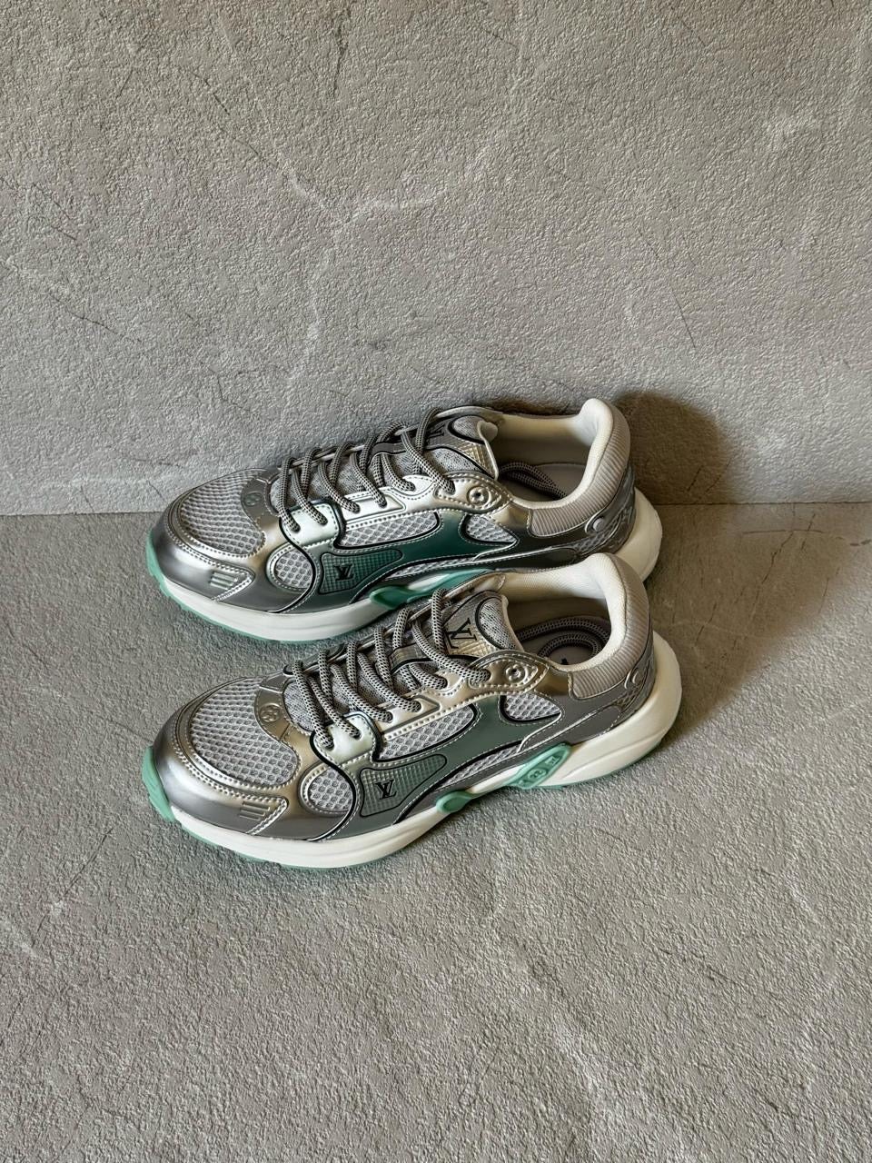 Lv sneakers