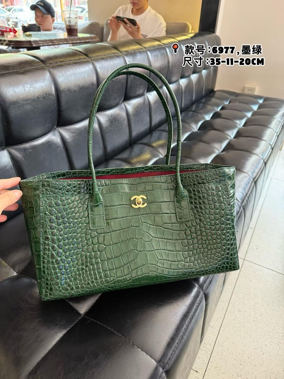 Chanel bag tote