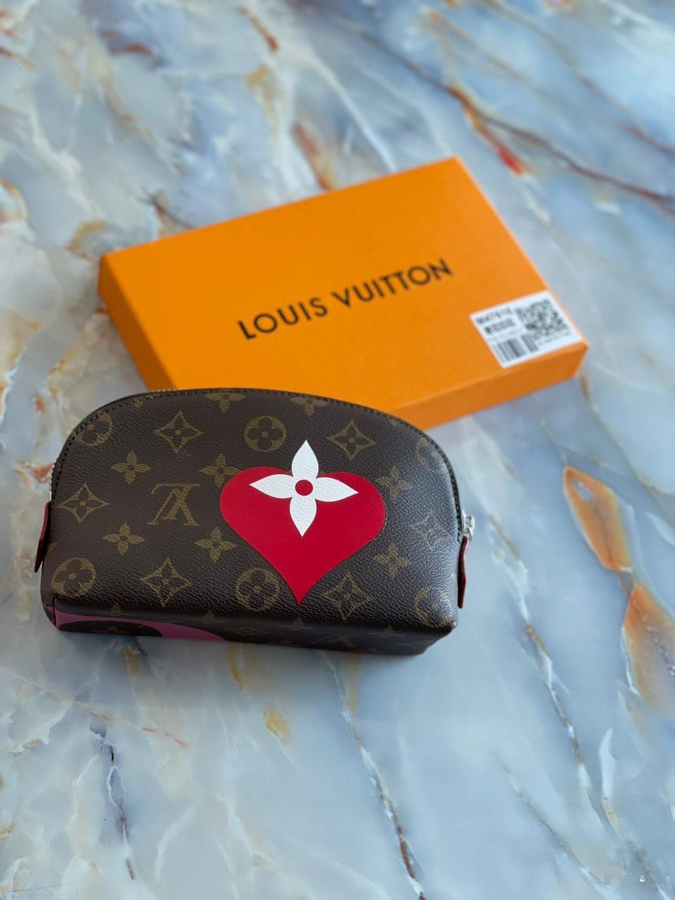 Lv wallet - make up bag