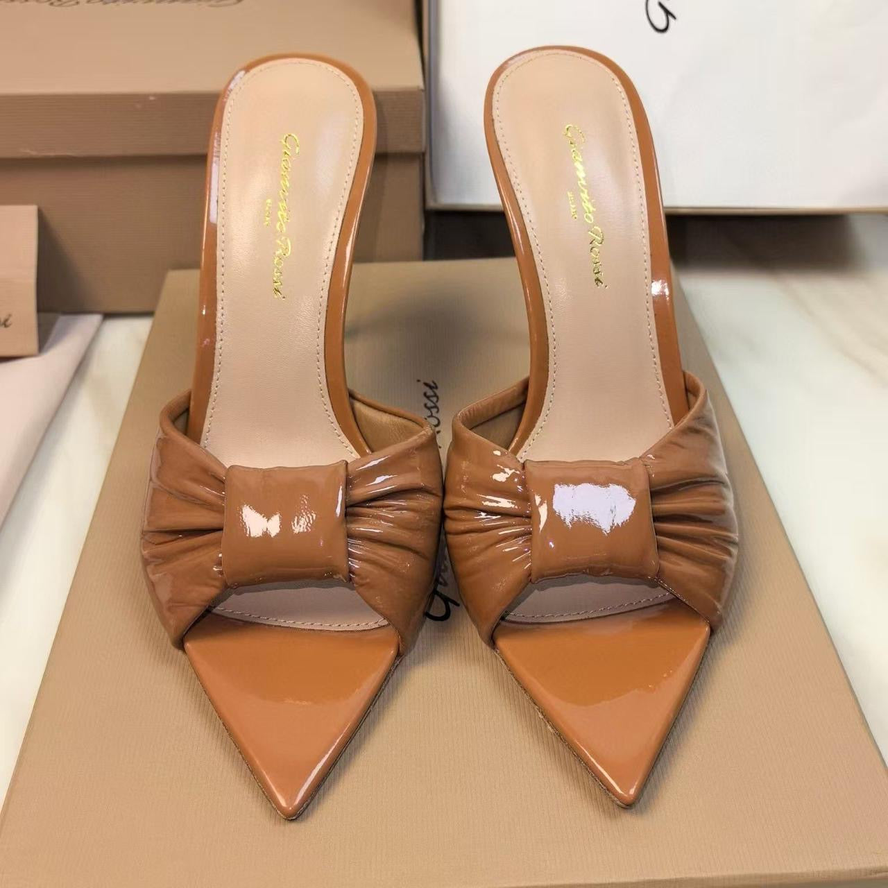 G rossi sandals heels