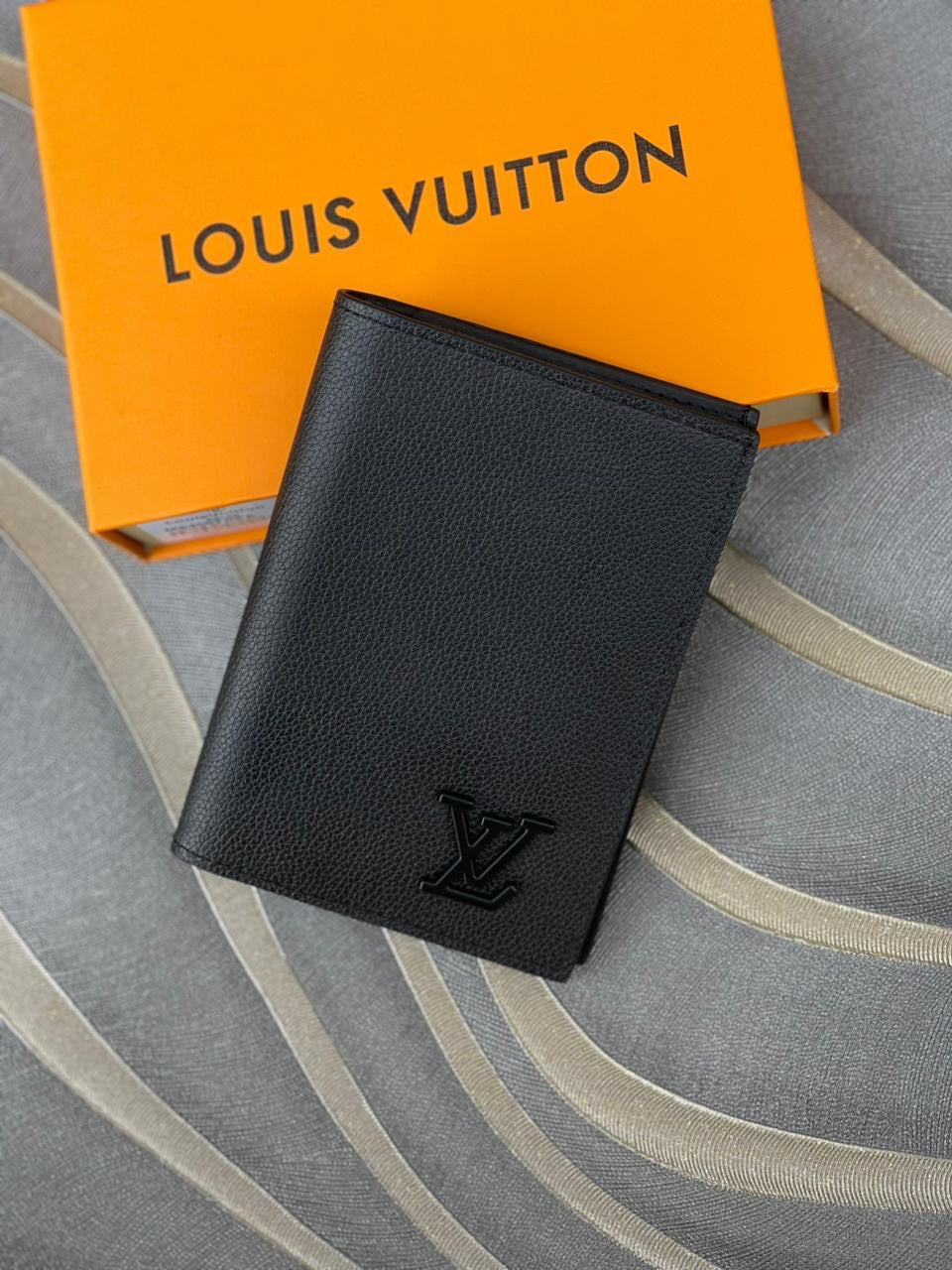 Lv passport cover - wallet