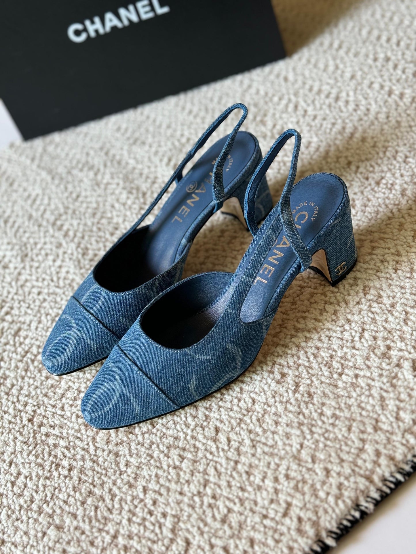 Chanel heela - blue denim