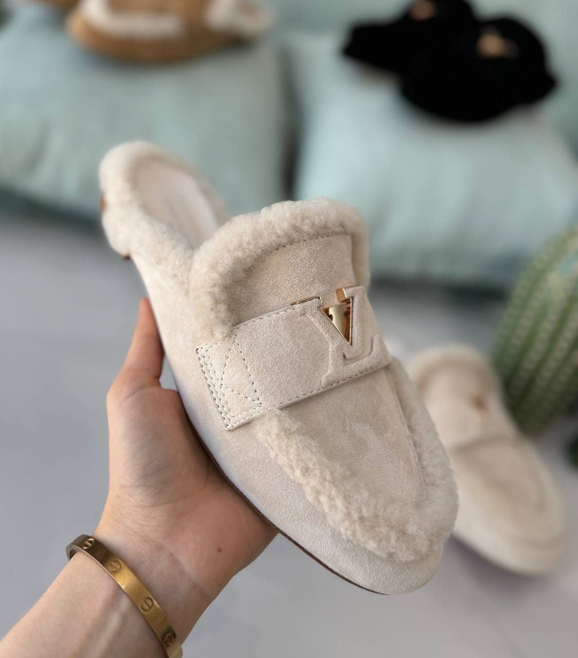 Lv mules with fur