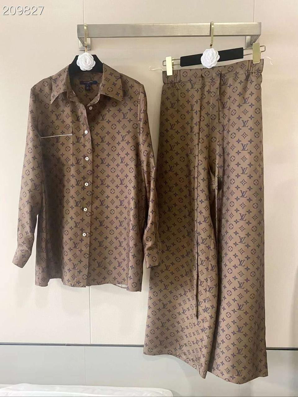 Lv clothes set
