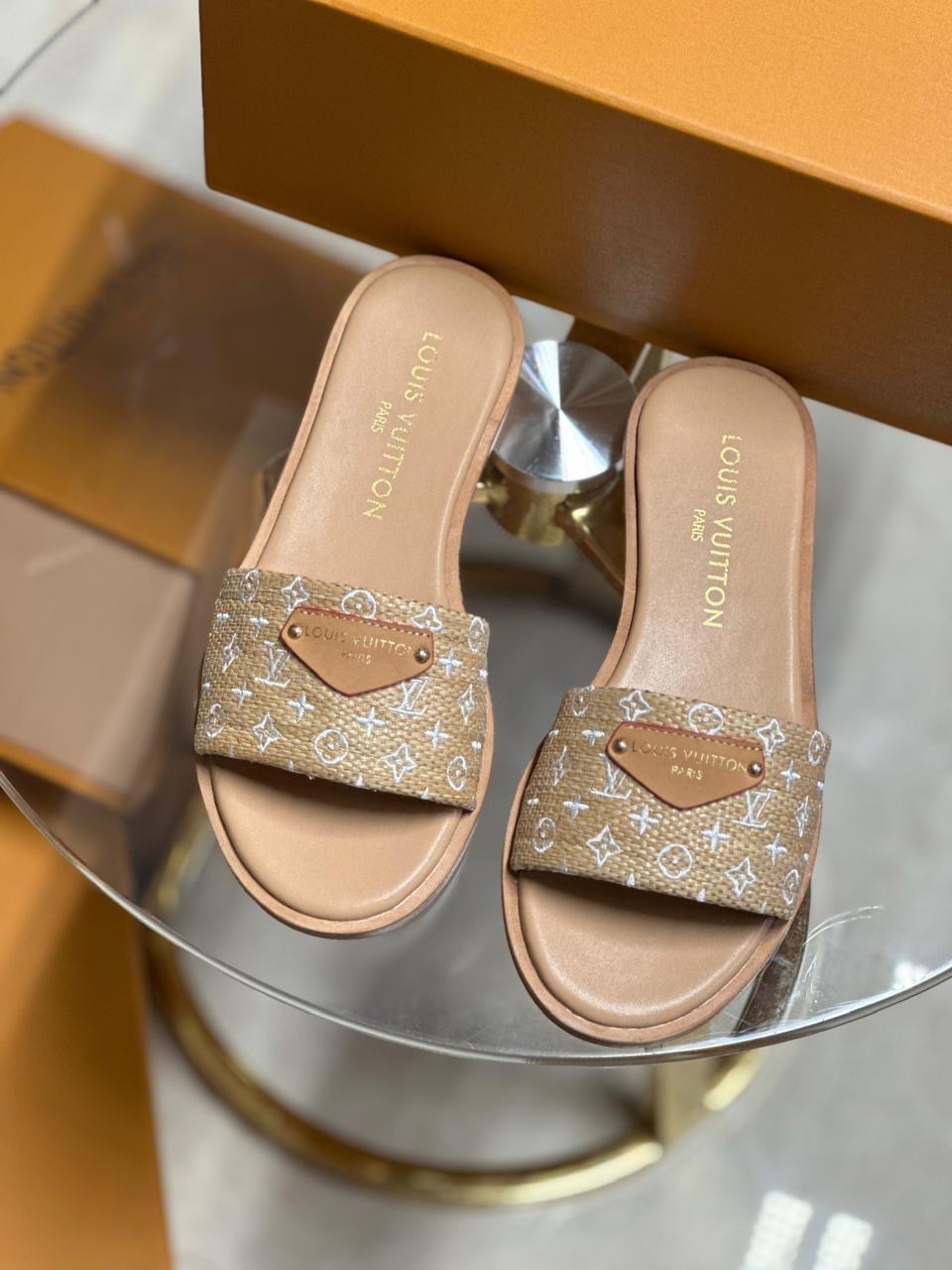 Lv slippers