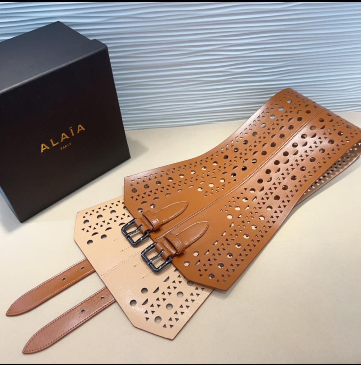 Alaia belt