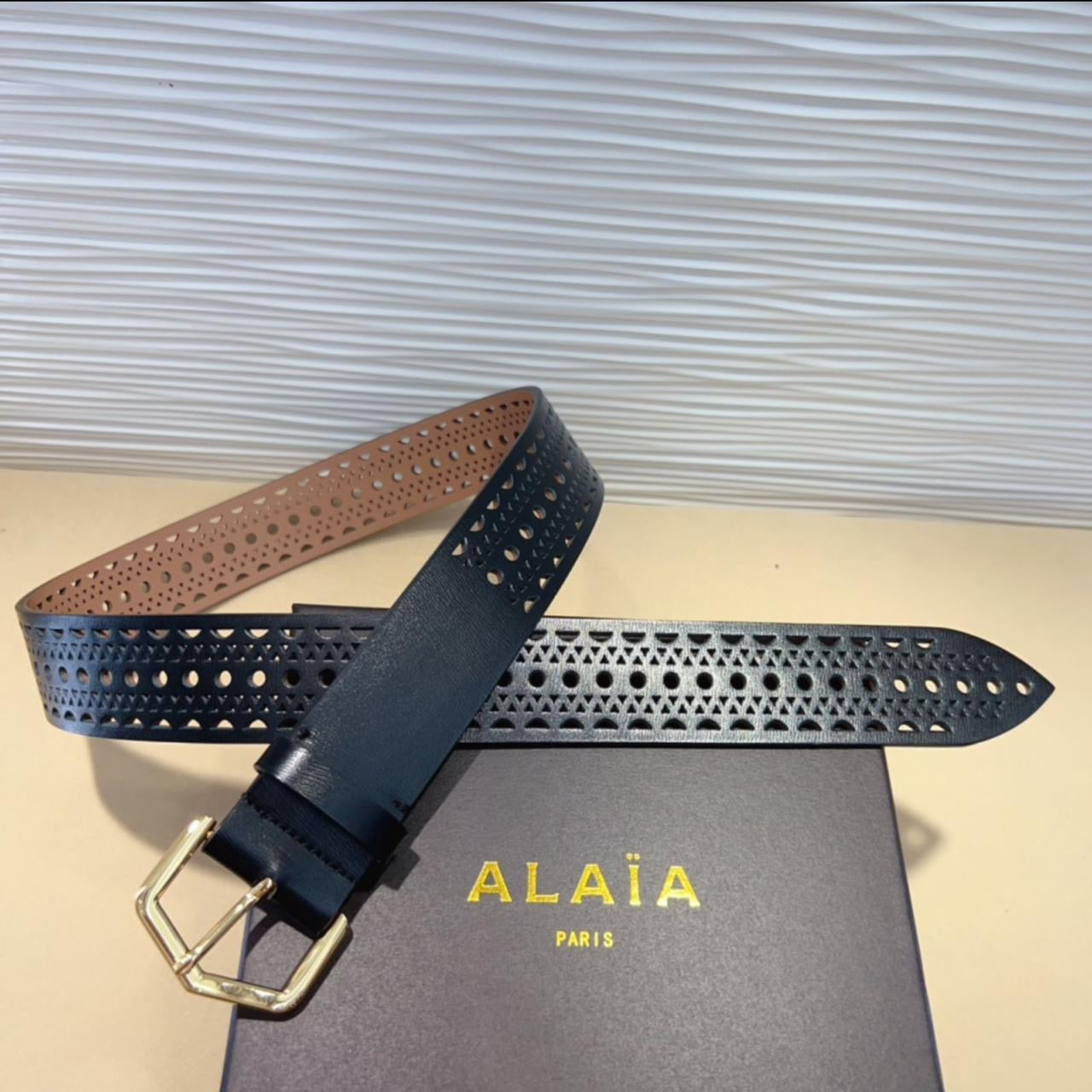 Alaia belt