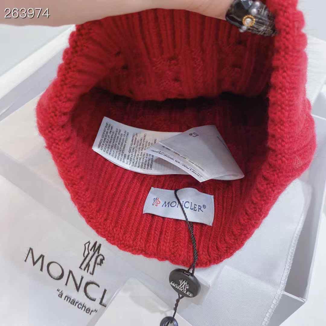 Moncler hat