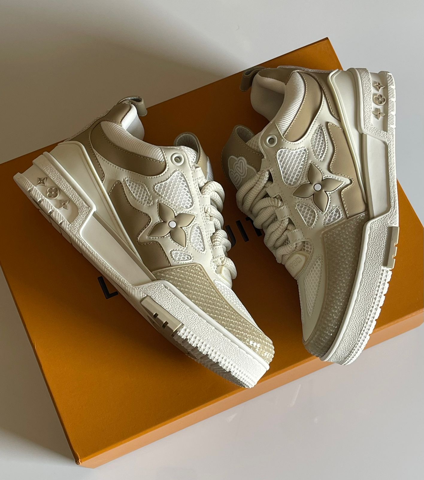 Lv sneakers