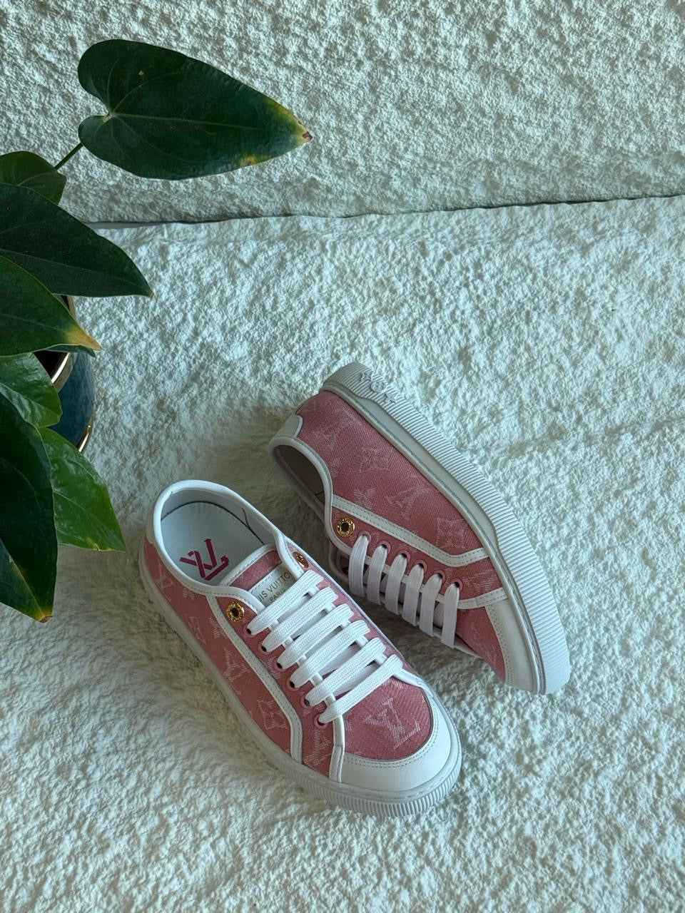 Lv sneakers