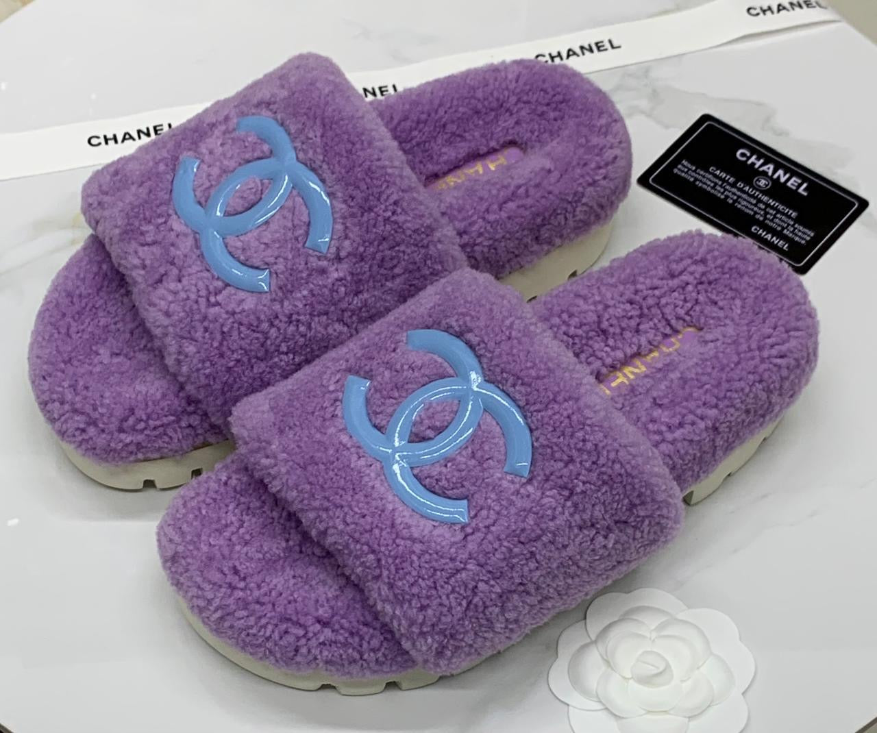 Chanel slippers with fur