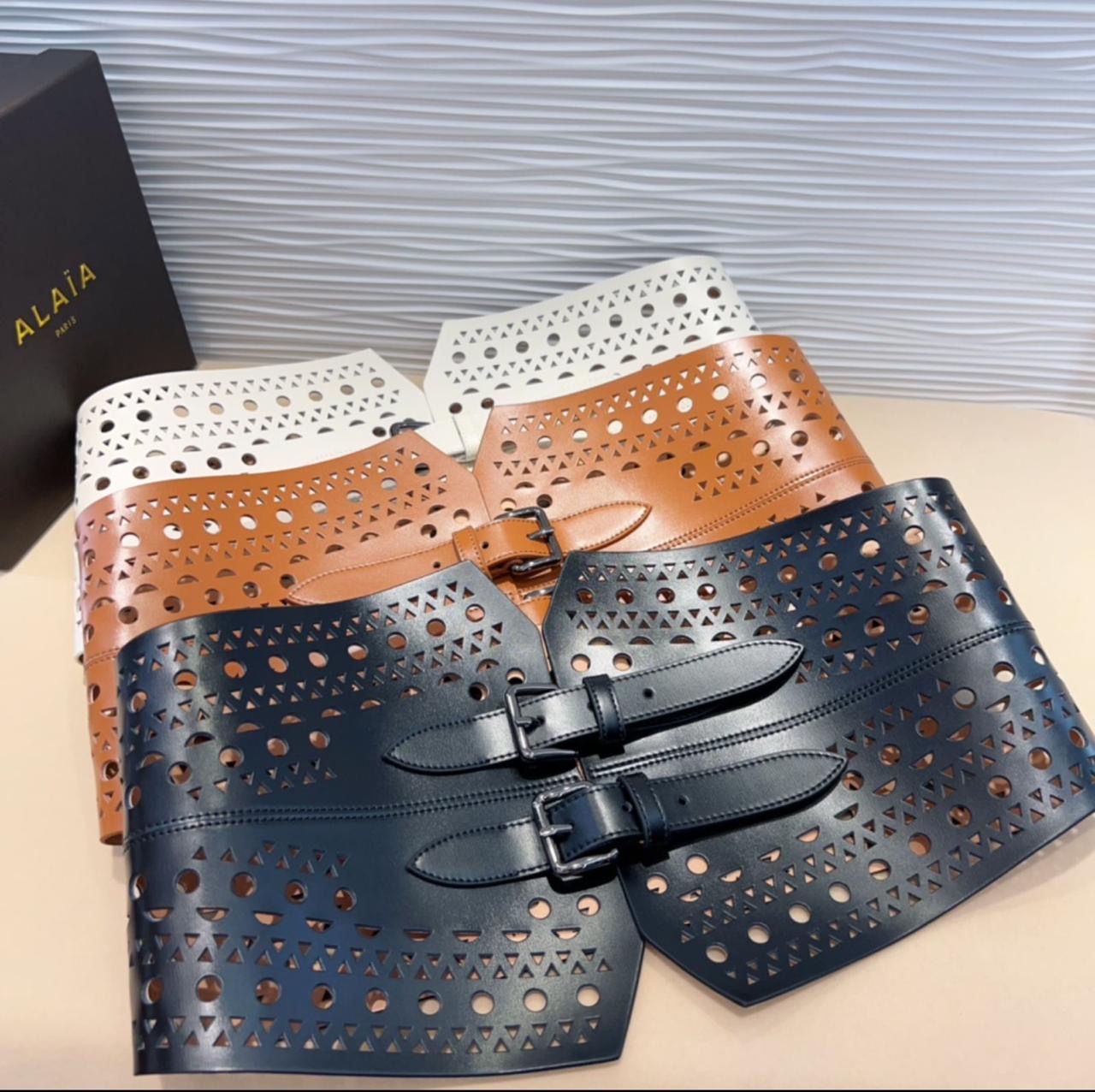 Alaia belt
