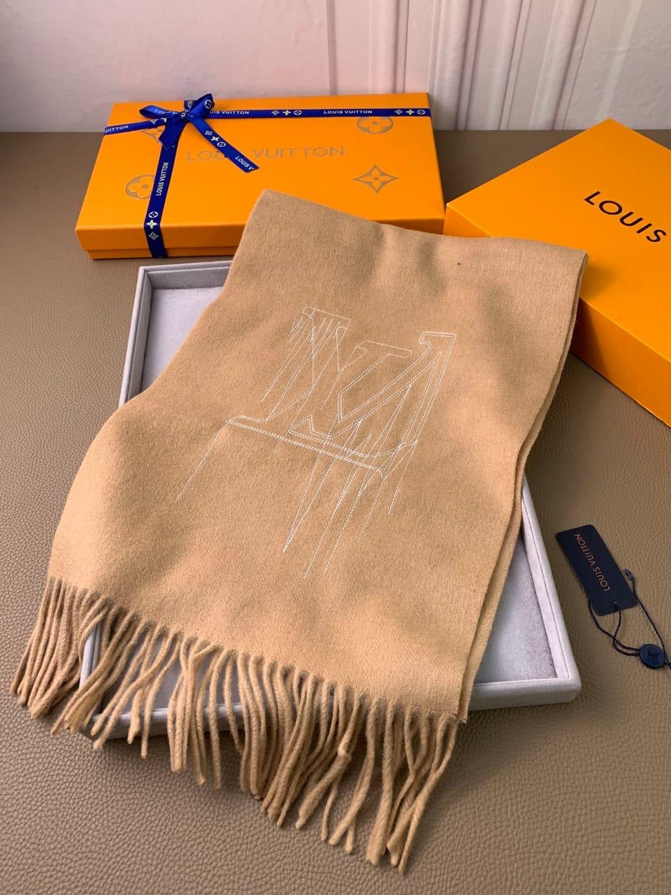 Lv scarf
