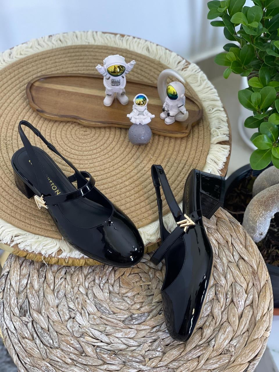 Lv heels
