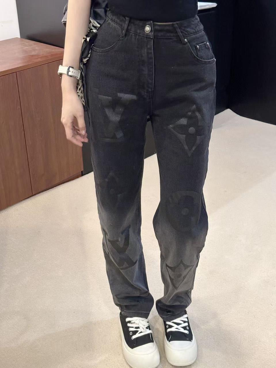 Lv pants