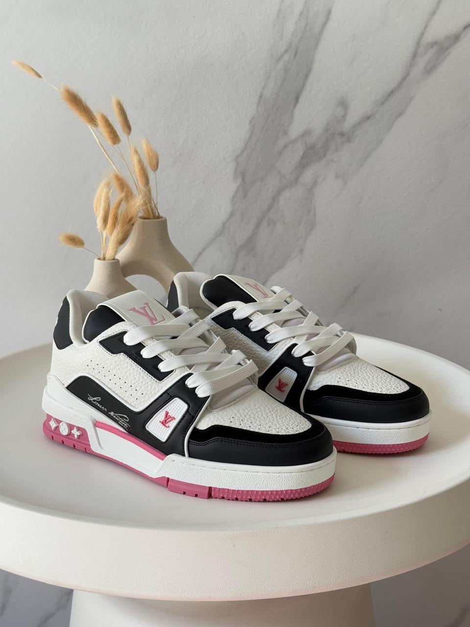 Lv sneakers