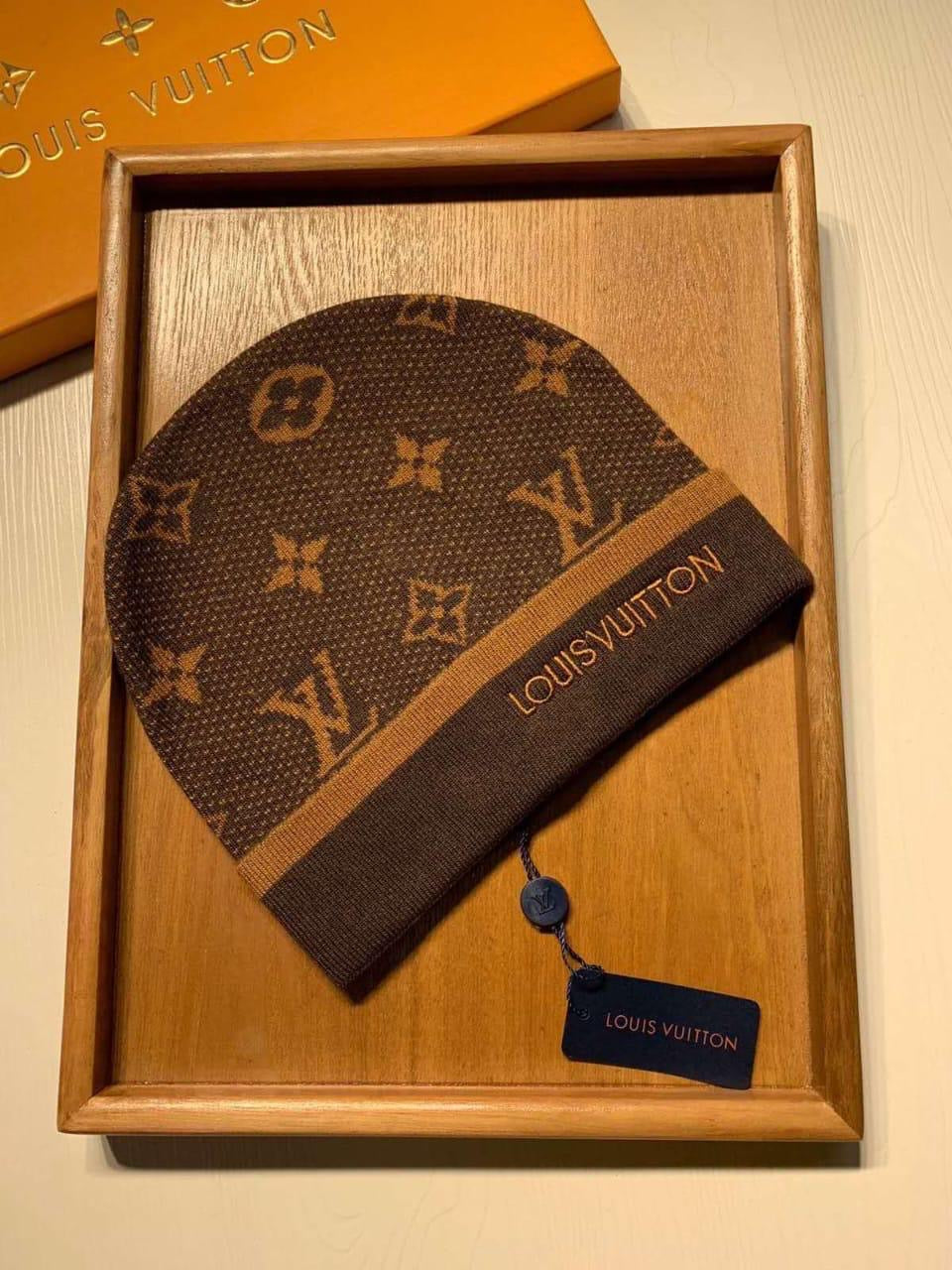 Lv hat