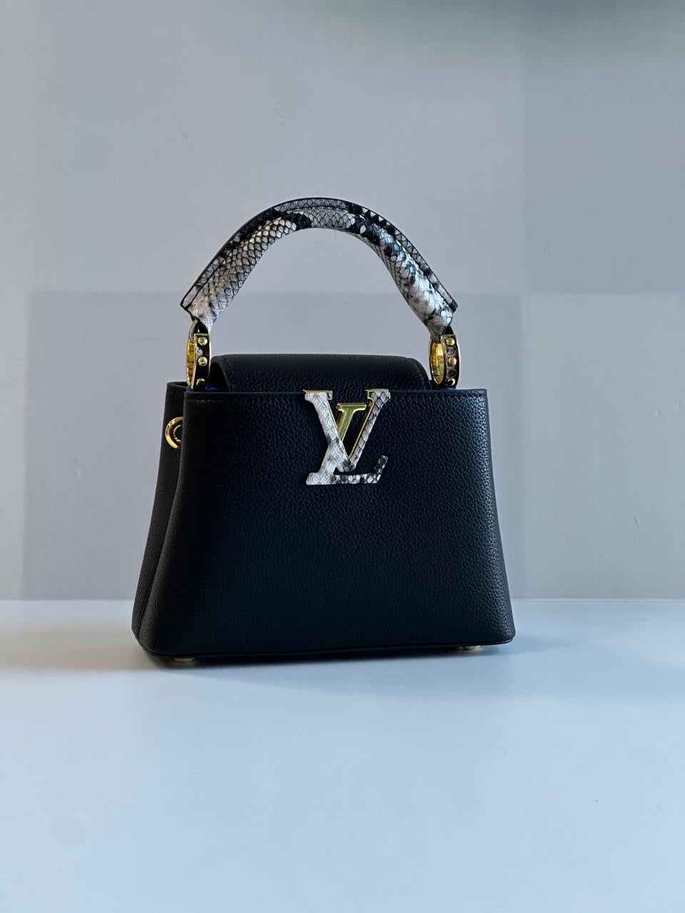 Lv bag capucines