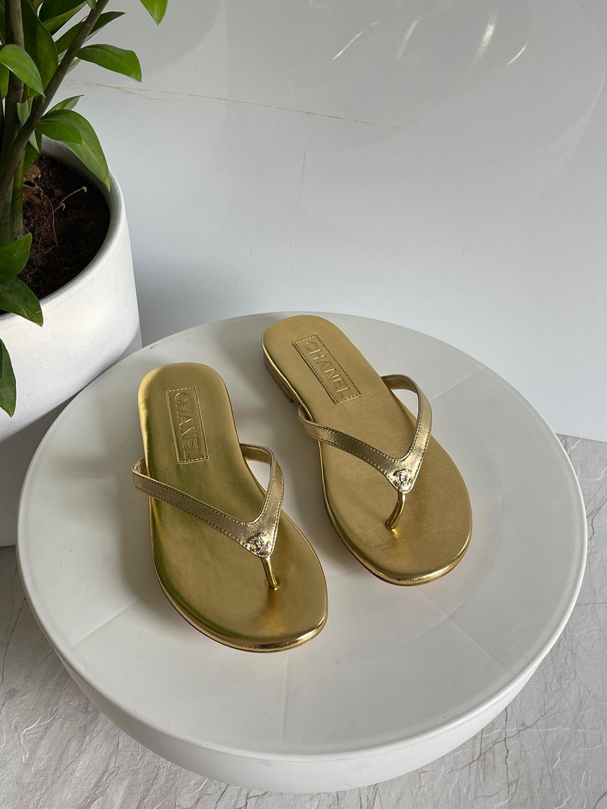 Chanel slippers - gold