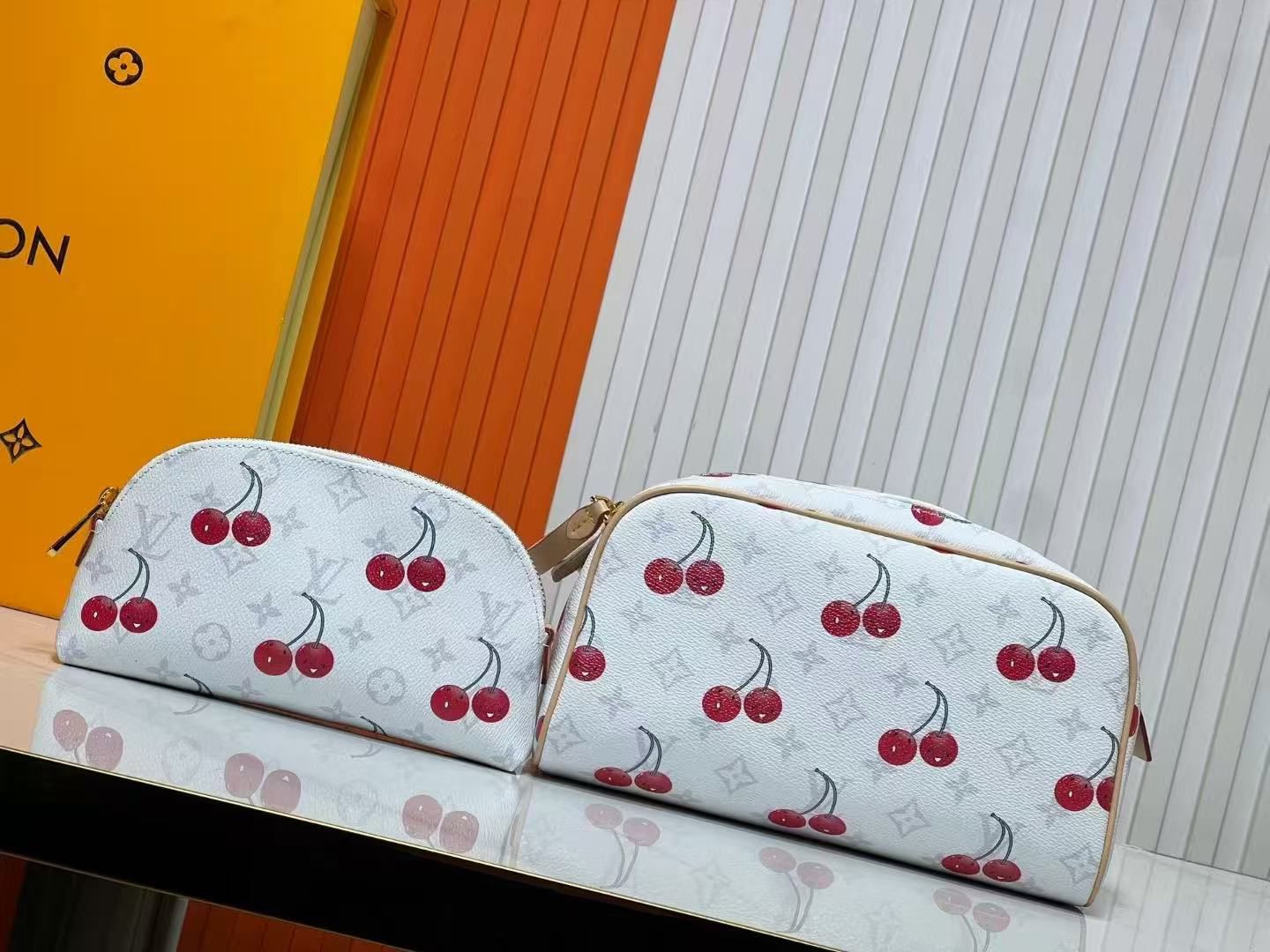 Lv bag - 2 pcs