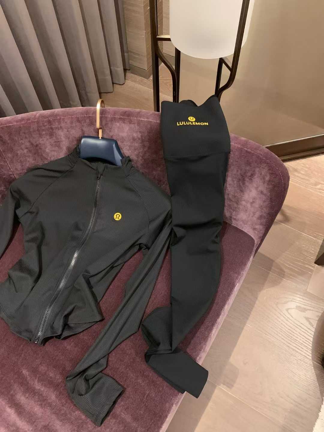 LULULEMON Clothes Set