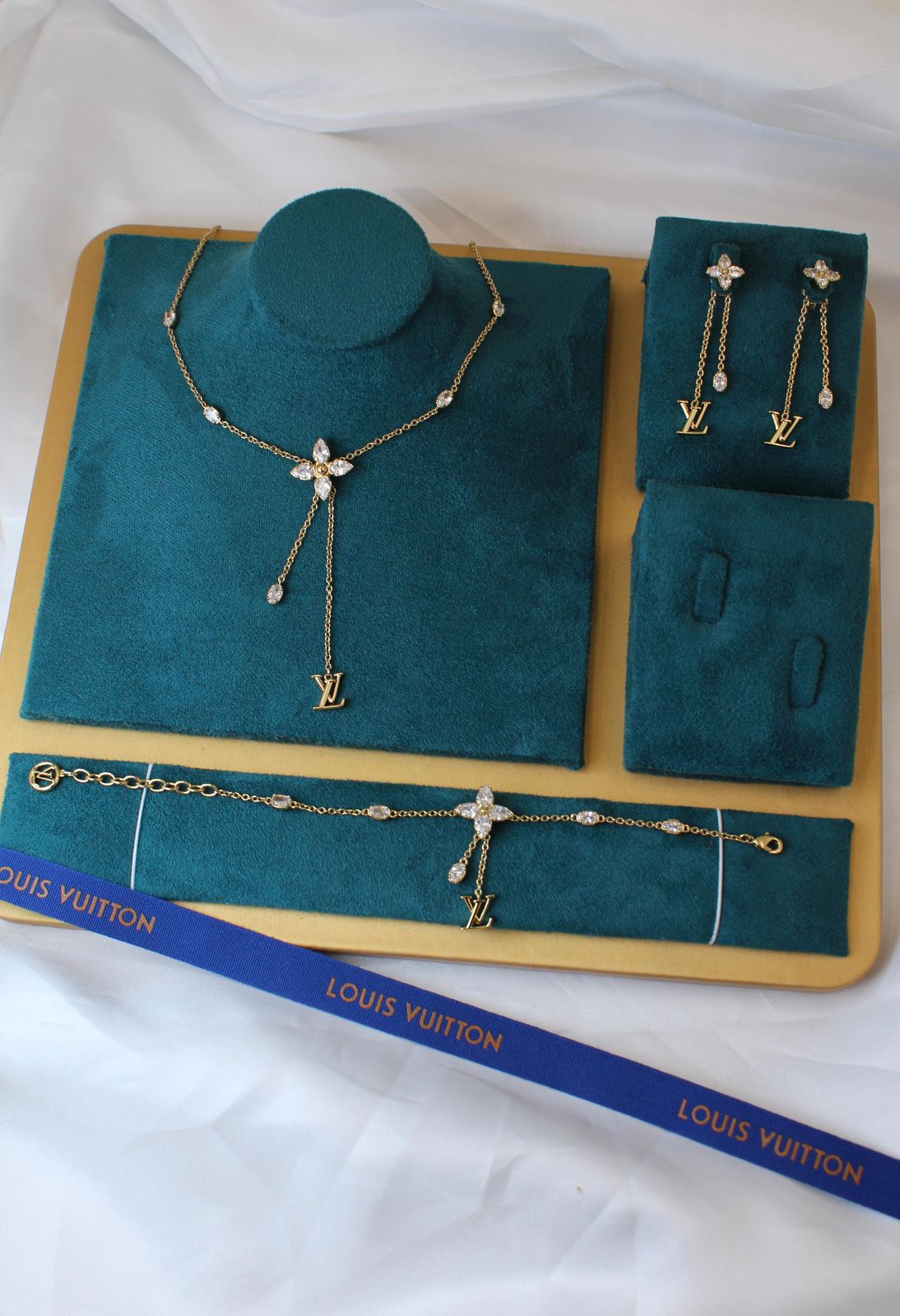 Lv jewelry set