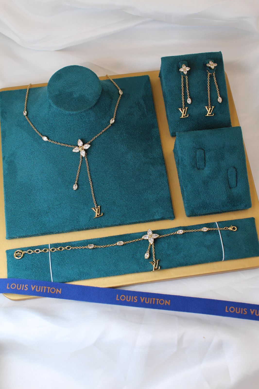 Lv jewelry set