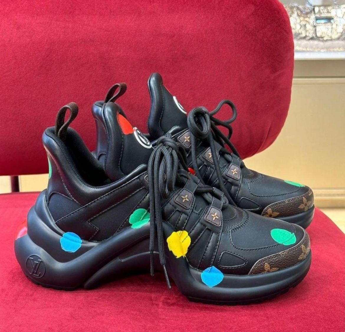 Lv sneakers