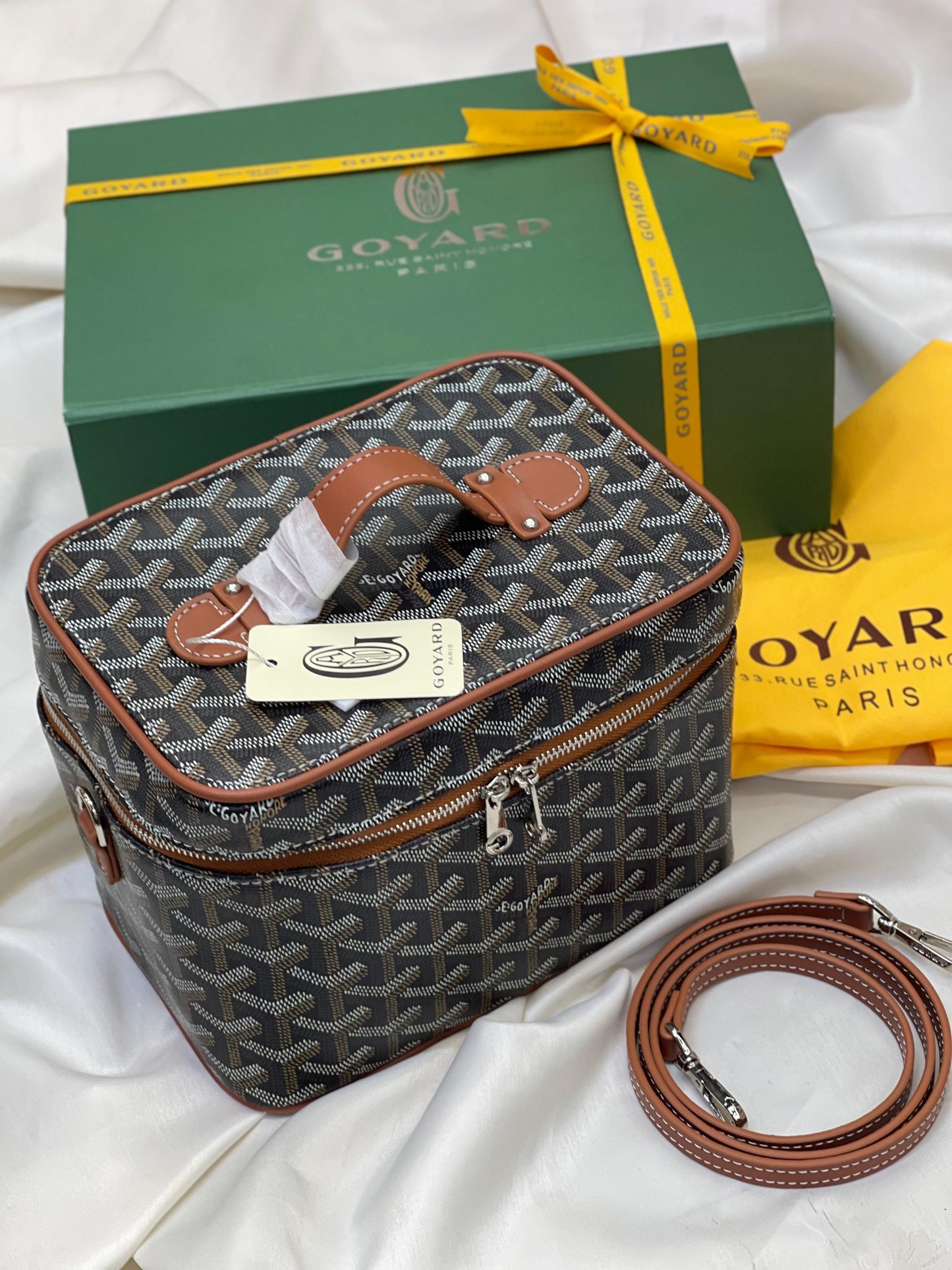 Goyard bag - make up bag