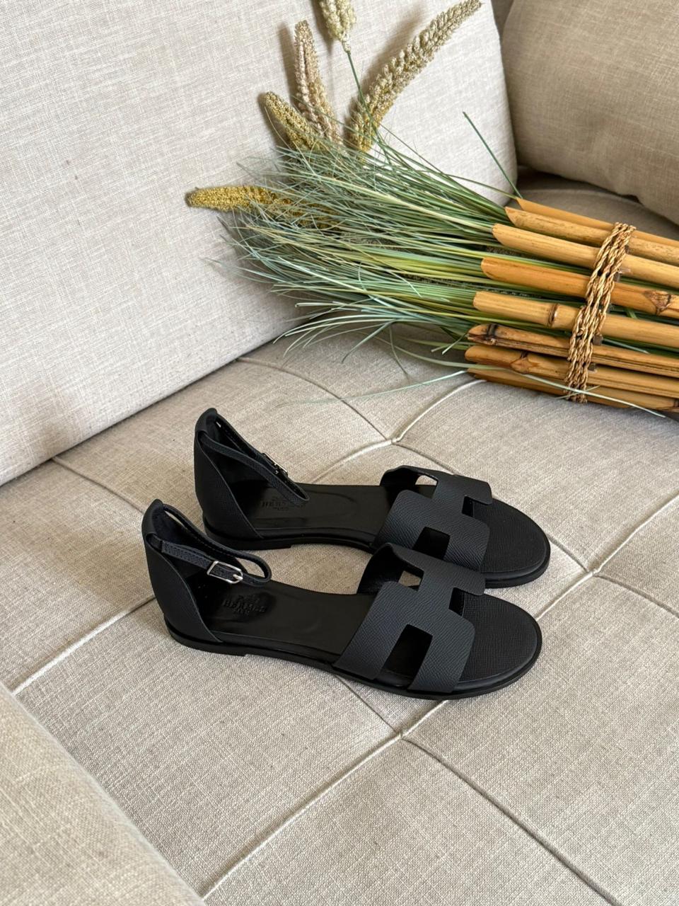 Hermes sandals. slippers