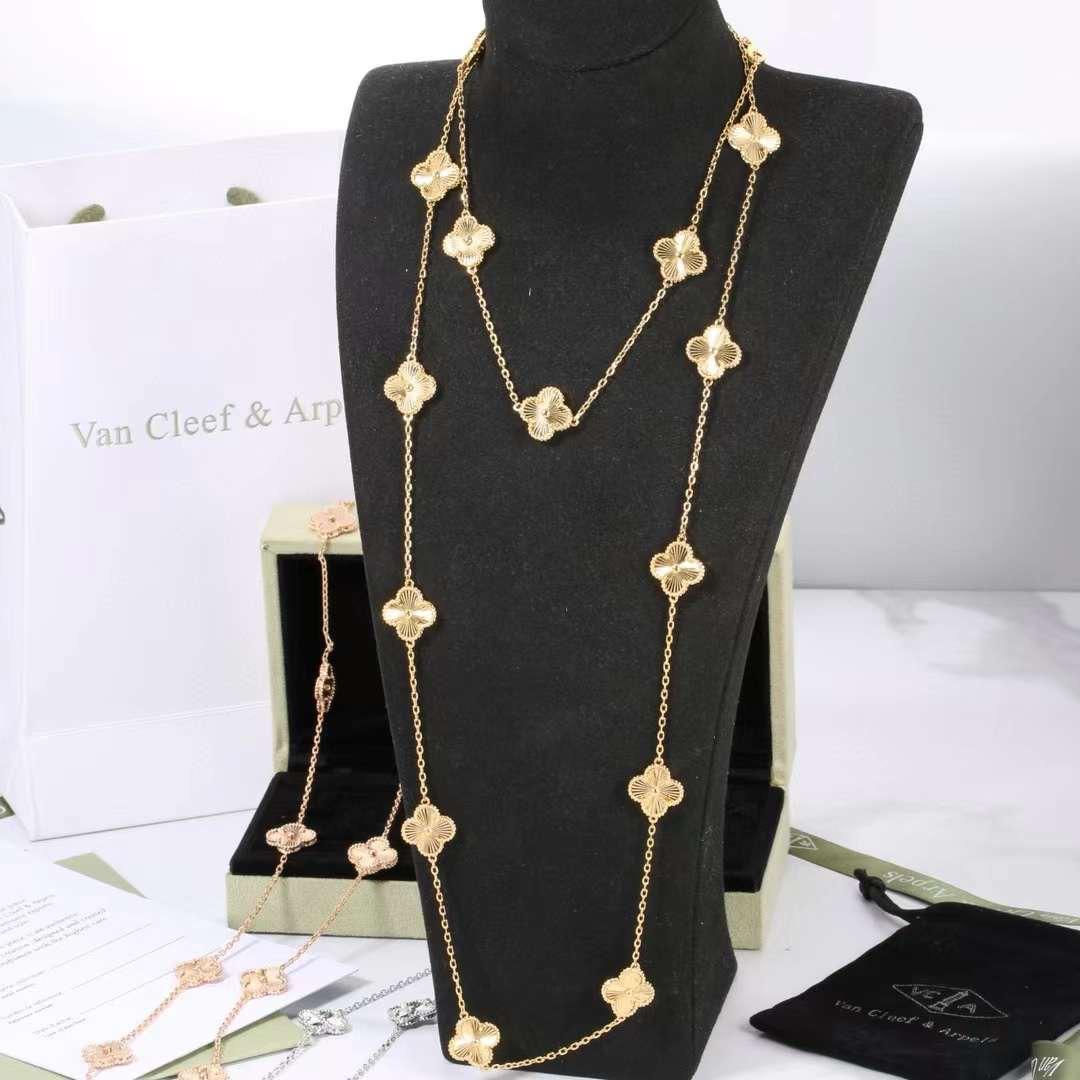 Van cleef necklace -long (20 flowers )