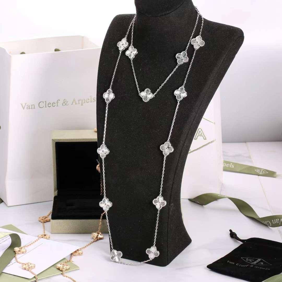 Van cleef necklace -long (20 flowers )
