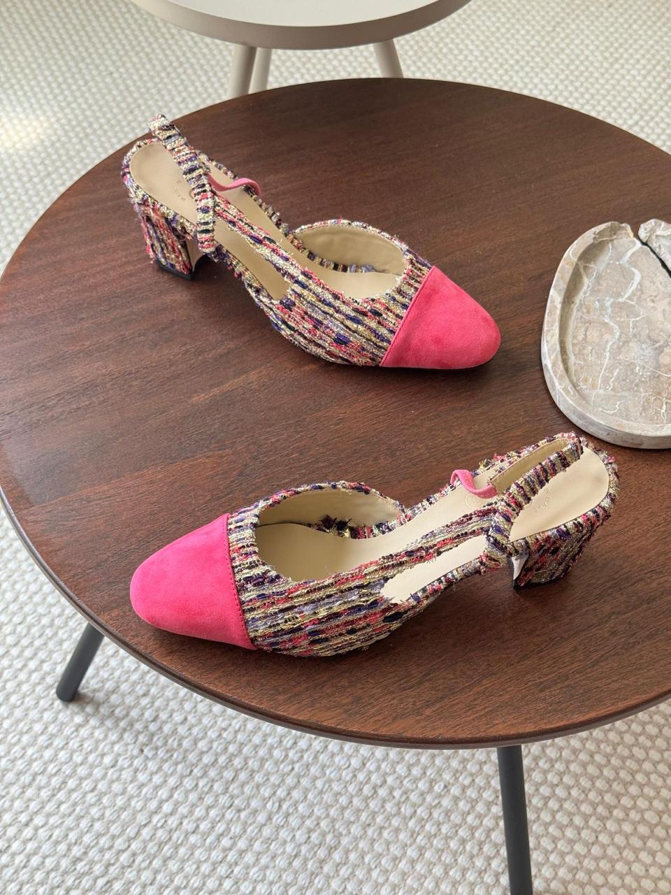 Chanel heels tweed pink